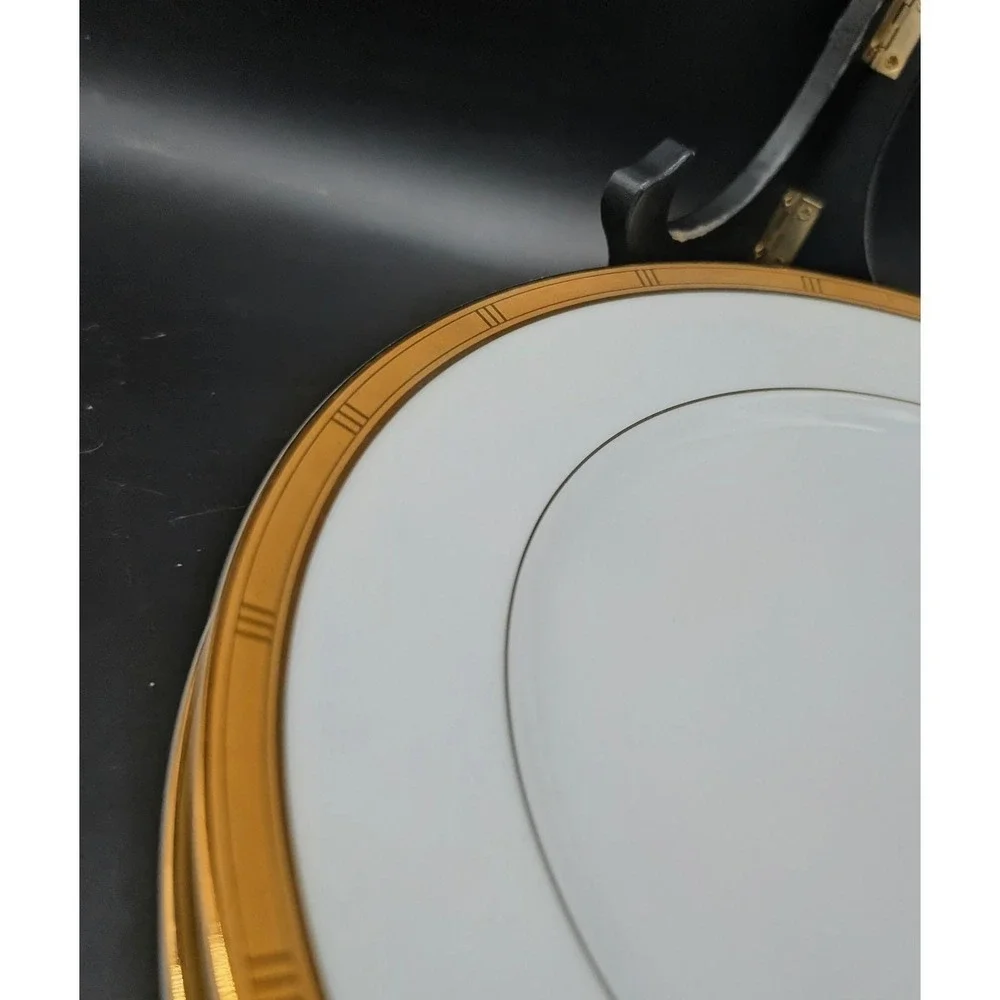 Bernardaud Limoges Roulette Gold Encrusted Dinner Plates Set of 4 France White‎